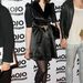 Júniusban a Mojo díjkiosztón Kate Nash egy remek kis feketét mutatott be. A hangsúlyos vállakkal, a súlyos cipővel és a vörös rúzzsal együtt ez a ruha nagyjából az idei év trendeinek összegzését adja.