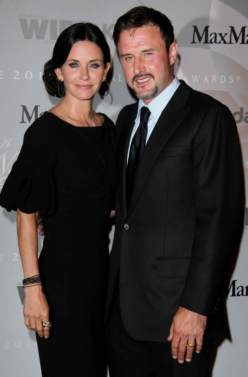 Az újra bajszos David Arquette és felesége, Courteney Cox most júniusban egy díjátadón 