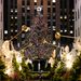 New York - A fa tetején egy Swarovski-kristályokkal kirakott csillagot helyeztek el.