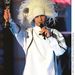 2000-ben a World Music Awardson Monacóban egy egészen különleges fejdíszben