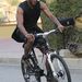 Így biciklizett Usher 2010-ben