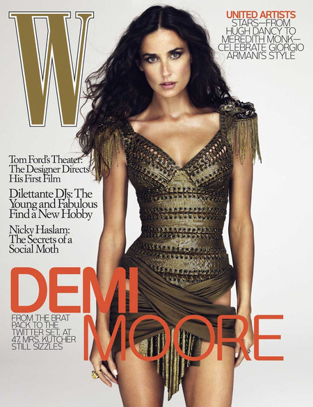 Demi Moore csípője is teljesen valószerűtlen a W magazin címlapján.