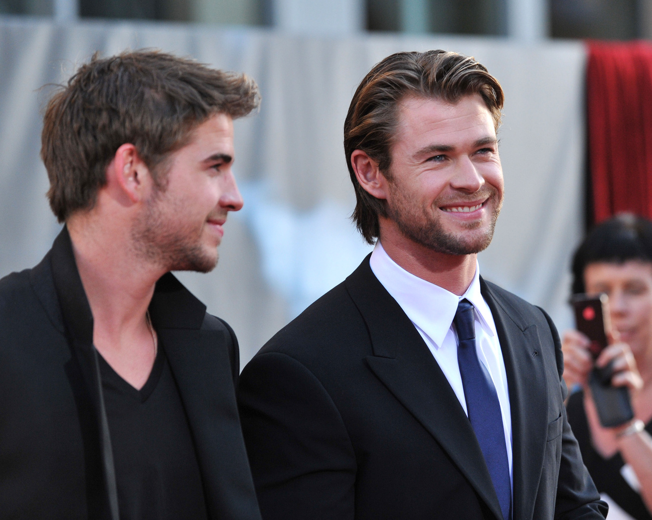 Chris Hemsworth most május elején - mellette öccse, Liam Hemsworth
