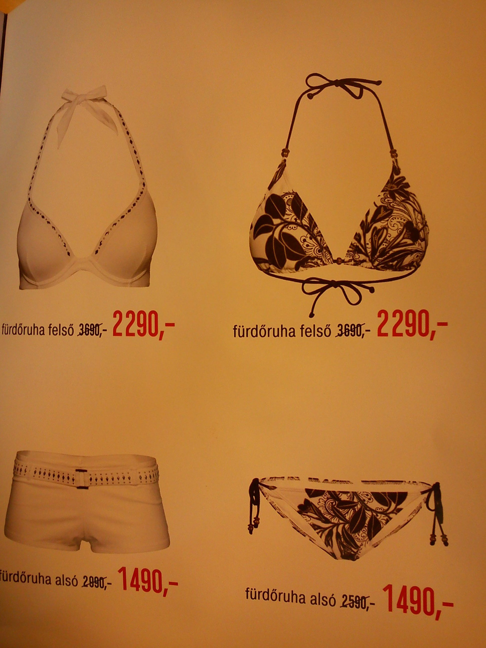 H&M: igen, volt gyümölcsmintás bikini is, de ez az egy 44-es felsőrész maradt a felhozatalból...