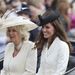 Kate Middleton és  Károly herceg felesége, Kamilla a királynő születésnapi ceremóniáján