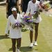 4. Serena Williams Nike viharkabátjában melegít 2008 júniusában