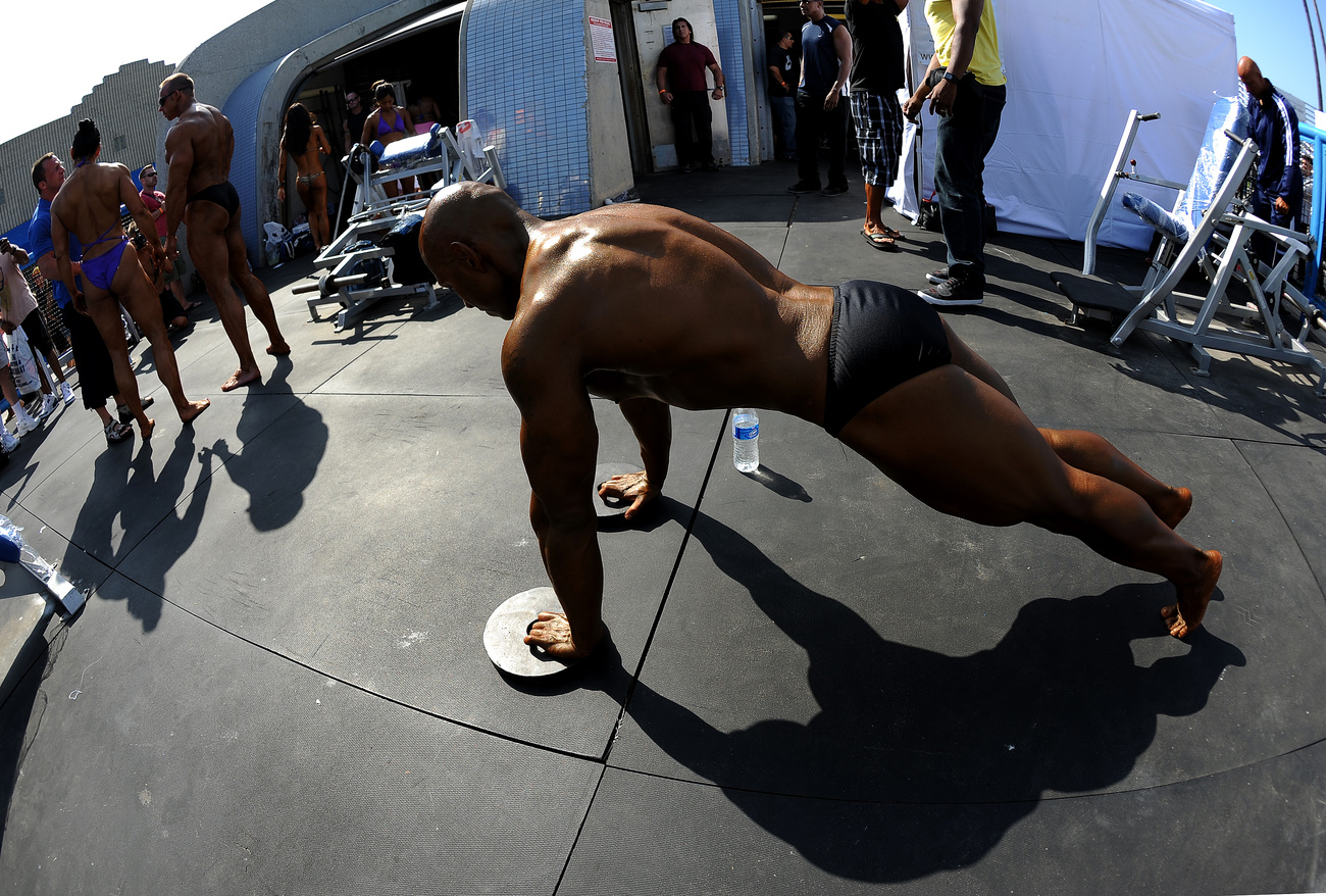 Muscle Beach - bodybuilding-bemutató Los Angeles Velencéről mintázott, így Venice-nek elnevezett kerületében a strandon
