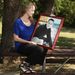 Marissa Evans halott fia fotóját tartja 