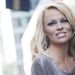 Pamela Anderson sminkkel ilyen