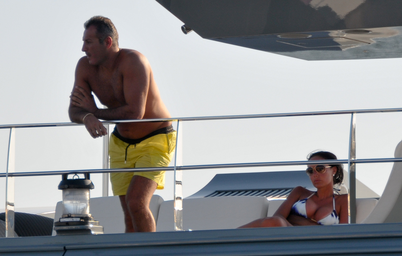 Tamara Ecclestone és barátja, Omar Khyami Saint-Tropez-ban nyaralnak