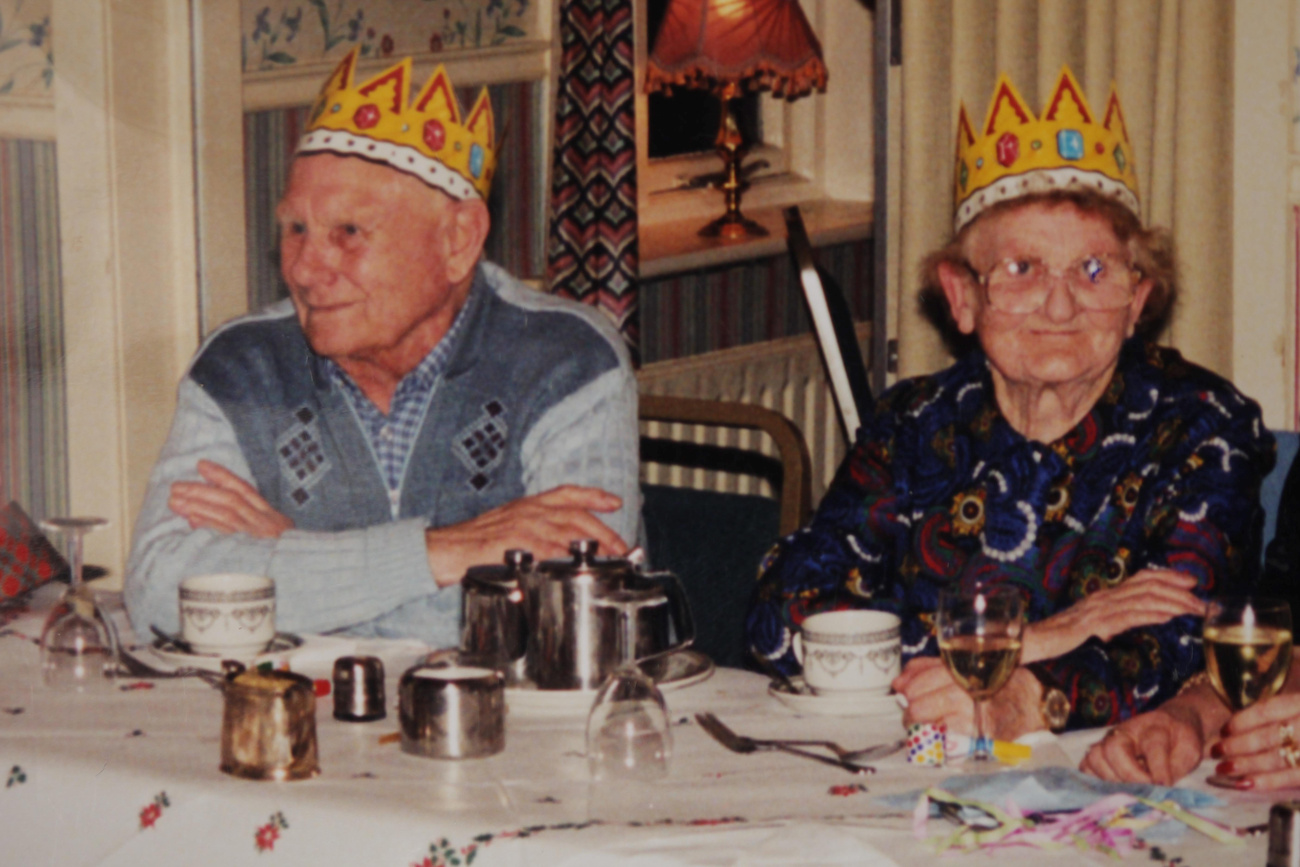 Korábbi fotók Connie és George Watsonról - egy 75 éve tartó házasság története képekben