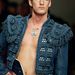 Jean Paul Gaultier torreádoros öltözéket tervezett 2002-ben nem túl torreádoros modellekre