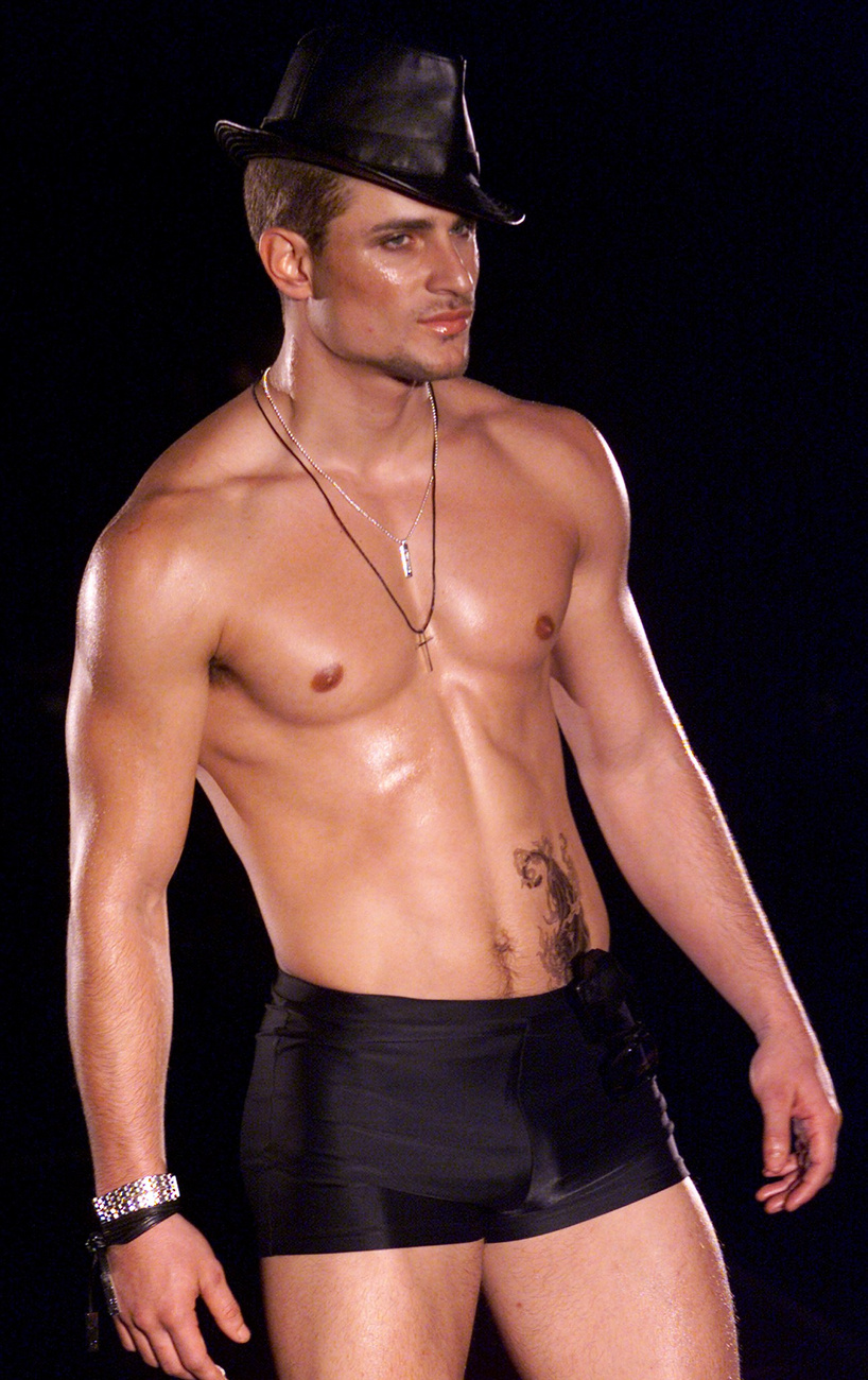 A Manhunt International férfiszépségverseny 2001-es döntősei. A legjobb test címét a görög versenyző, Dimosthenis Georgantopoulos nyerte el
