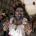 Közel tízezer zombinak öltözött ember vonult fel Mexikóvárosban november 26-án, szombaton - ezzel új Guinness rekordot felállítva. 2010-ben a New Jersey-i zombivonuláson mindössze 4093-an vettek részt. A rekordot hivatalosan még nem erősítették meg.