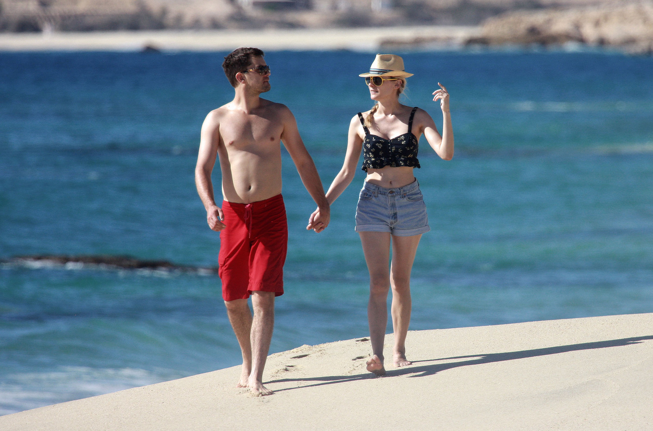 Joshua Jackson Mexikóban nyaral Diane Krugerrel - csókolóznak!