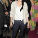 Kristen Stewart szeptember 18-án a Mulberry divatház partiján jelent meg bő kardigánban, alig sminkben, bő pólóban.
