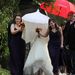 Heidi Withers a világ legbizarrabb menyasszonyi fátyla alatt