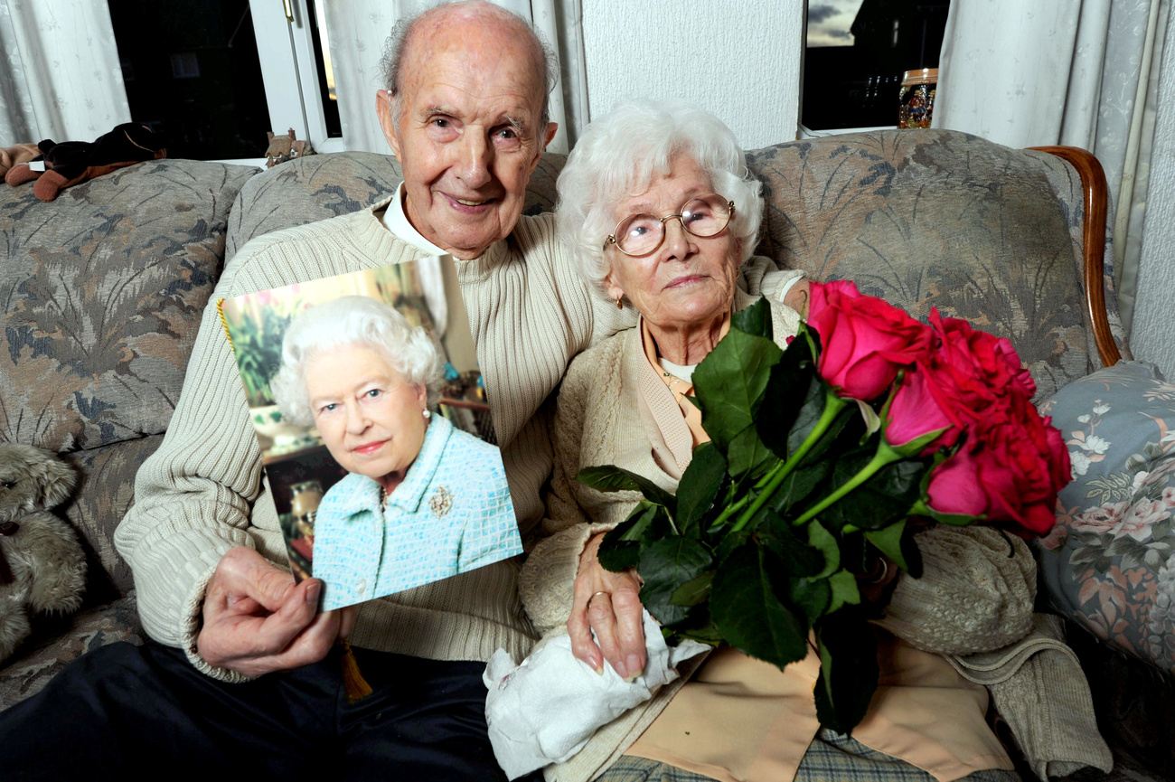 Robert és Susan Erskine. 75 éve házasok, ezen a képen már nyugdíjasak
