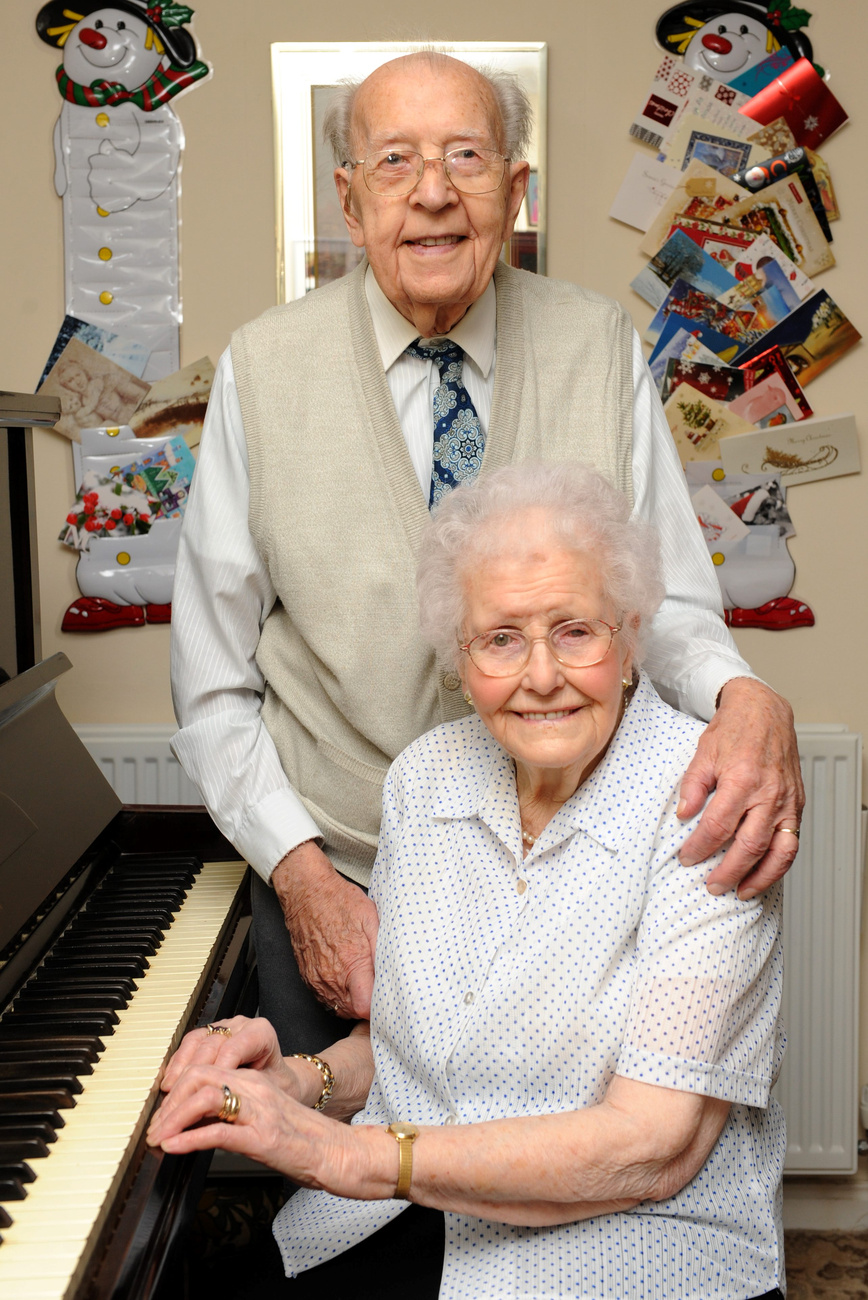 Robert és Susan Erskine. 75 éve házasok, ezen a képen már nyugdíjasak