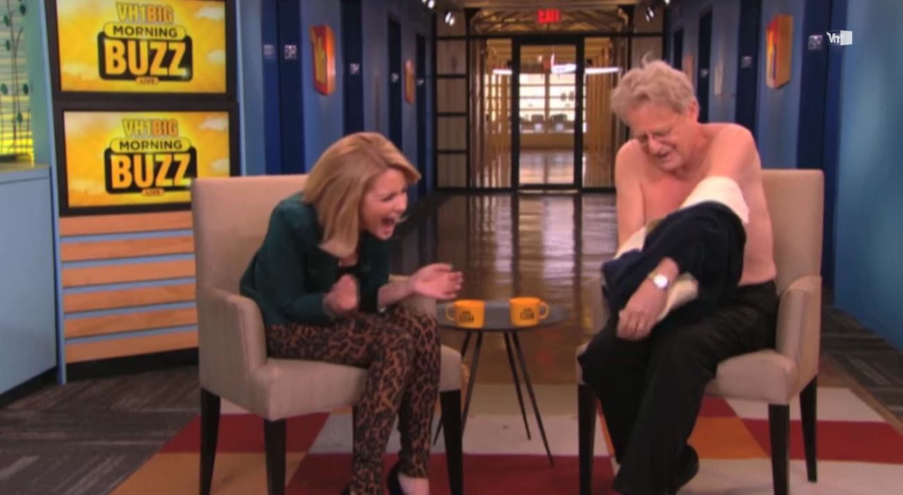 Channing Tatum megmutatja a tetoválását Ellen DeGeneresnek a talkshow-ban