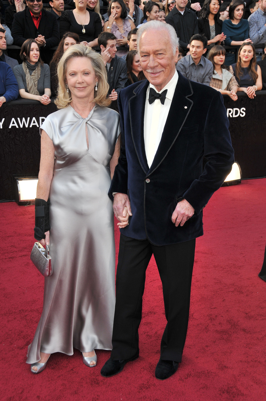 És a végére az Oscar-gála legidősebb párja: Elaine Taylor and  Christopher Plummer már több mint 40 éve vannak együtt. A 82 éves színész a legjobb férfi mellékszereplő díját kapta meg