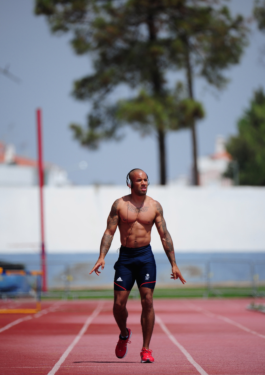 James Ellington brit sprinter az olimpiára készül egy edzőtáborban