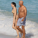 Russell Simmons és Hana Nitsche az óceánban Miamiben