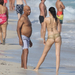 Russell Simmons és Hana Nitsche az óceánparton Miamiben