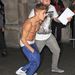 Justin Bieber megy vissza a szállodába saját szülinapi bulijából Londonban