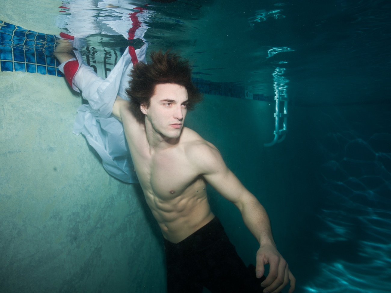 Nikolai Danielsen víz alatt pózol