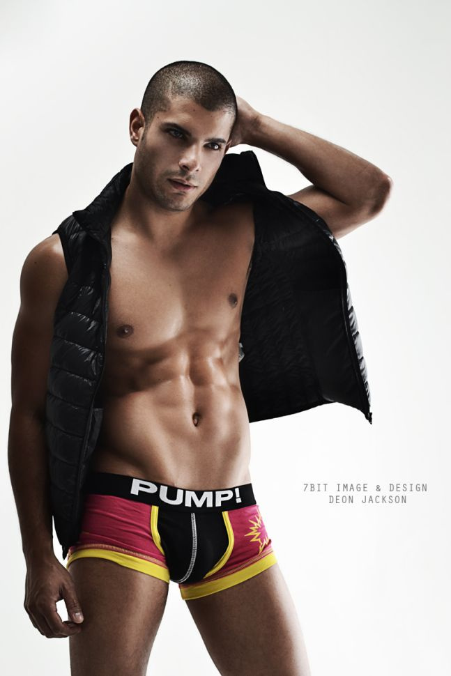 Az Alpha+Omega Underwear modellje Kirill Dowidoff