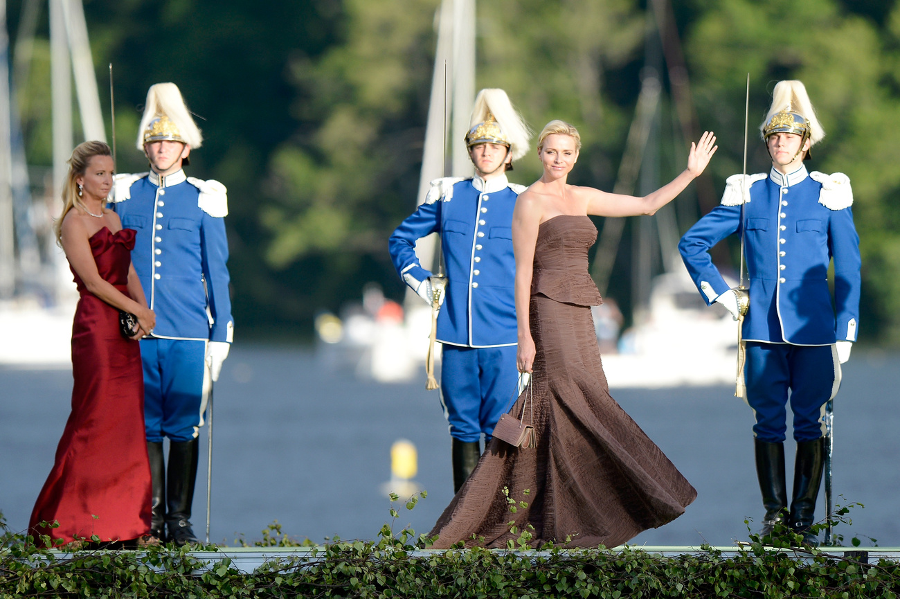 Charlene monacói hercegnő is ott volt a svéd esküvőn. A meghívotak közt a Duran Duran is szerepelt.