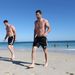 A British and Irish Lions játékosai Ausztráliában strandolnak: a képen Rob Kearney és Alex Cuthbert 