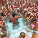 Jason Derulo az iHeartRadio medencés partiján lép fel – a vízbe is belement