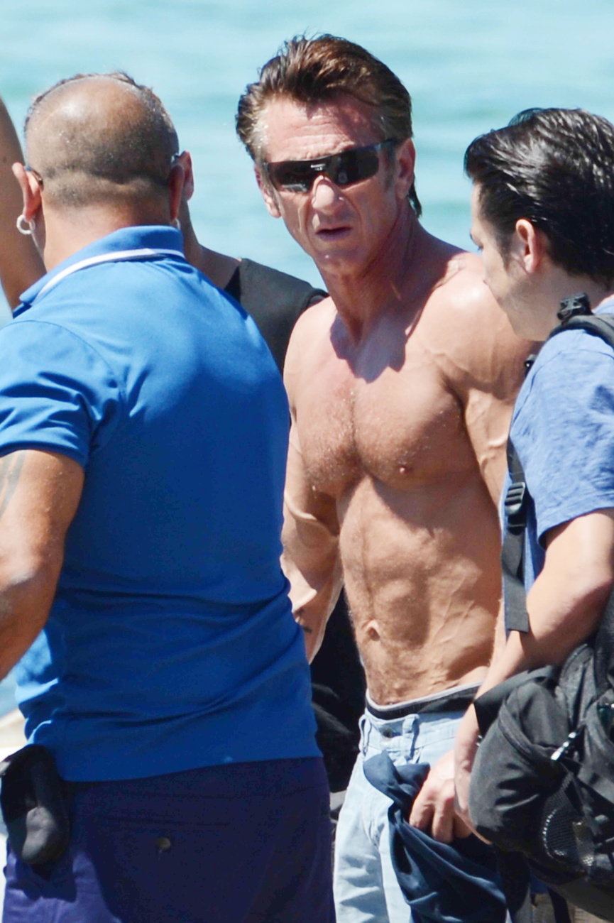 Sean Penn átszállt a yachtba