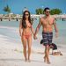 Egy újabb nap Jesse Metcalfe és barátnője, Cara Santana számára a strandon Mexikóban