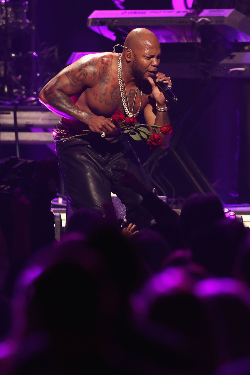 Flo Rida esete a rózsákkal – hát akkor majd valami máson fog elérzékenyülni