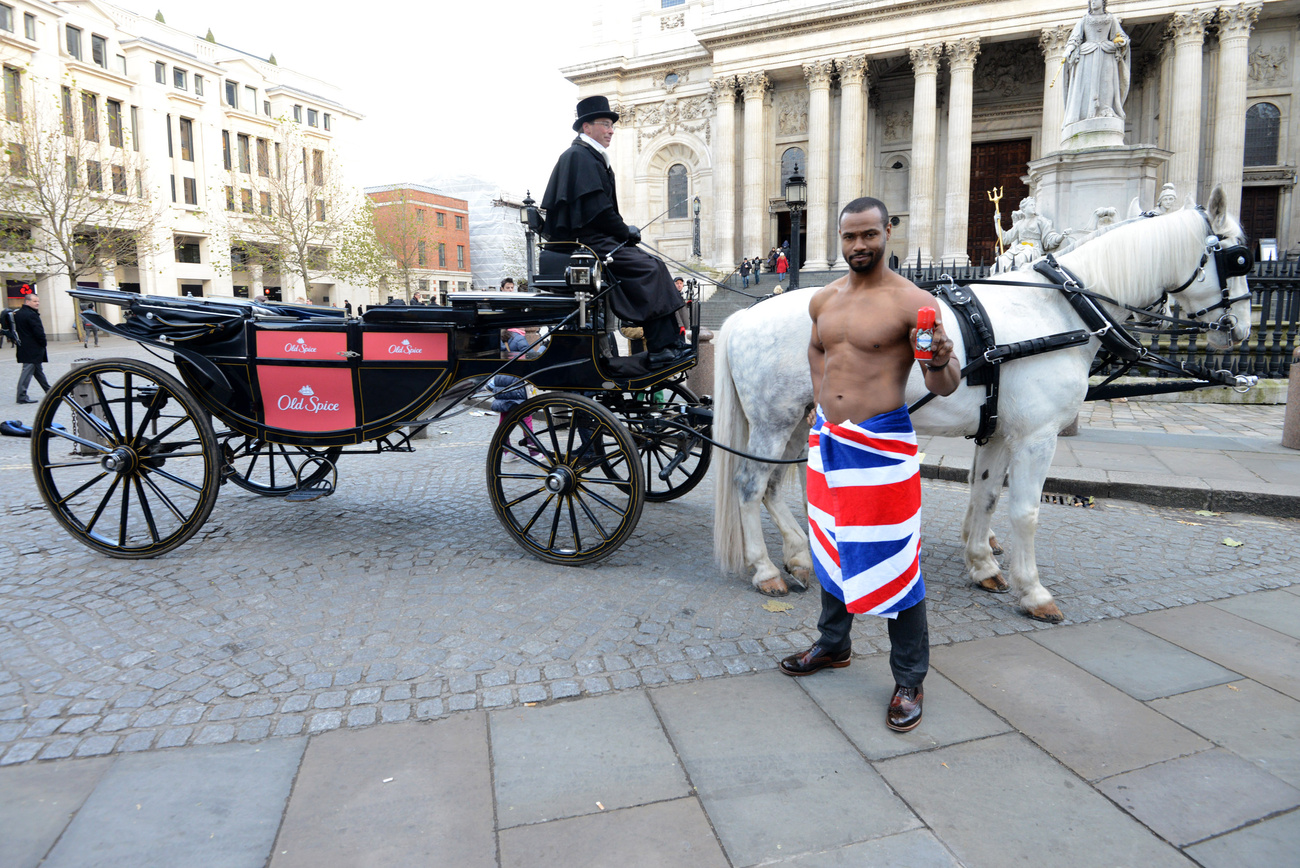 Isaiah Mustafa Londonban gentlemanekre vadászik