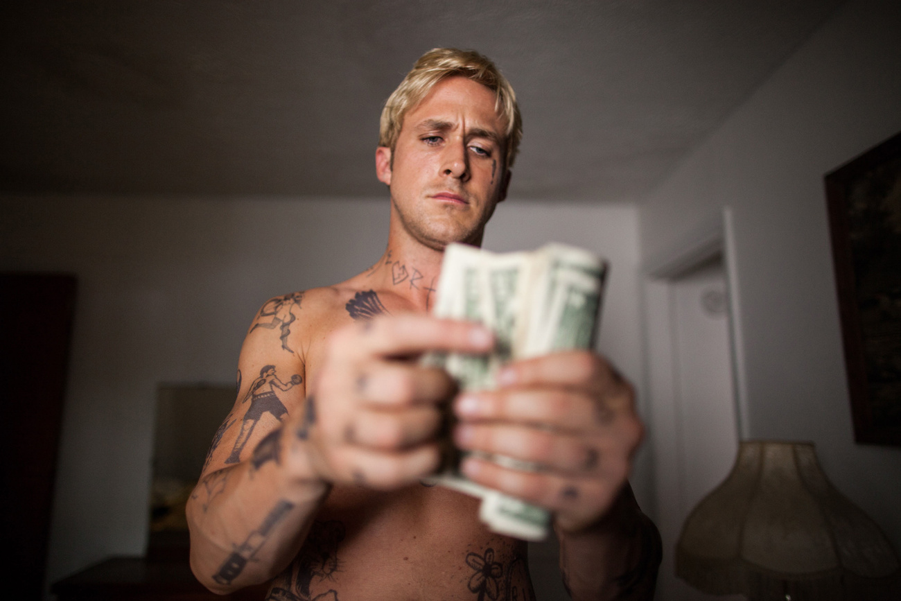 Ryan Gosling pénzt számol. Ah.