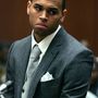 Chris Brown a Los Angeles-i Legfelsőbb Bíróságon 2009-ben. Rihanna megverése miatt kellett bíróság elé állnia.