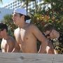 Austin Mahone és a csajok Miamiben a strandon