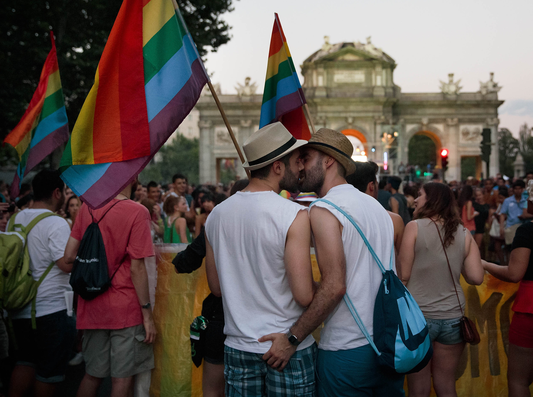 És két spanyol a tavalyi madridi gay pride-ról