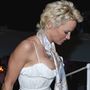 Pamela Anderson és a mellbimbó bulikázni mentek.