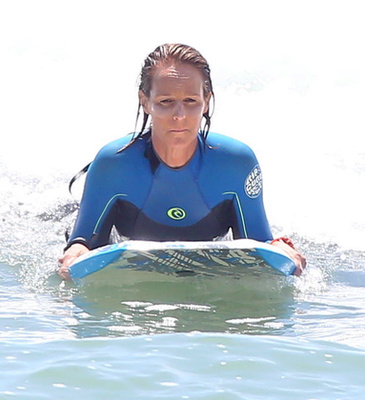 De béna szörfösként is szimpibb mint Cameron Diaz