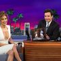 Jennifer Lopez és mellei beszélgetnek Jimmy Fallonnal