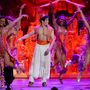 James Monroe Iglehart a dzsinn és Adam Jacobs játssza Aladdint a Broadway színpadán – ezek a fotók a Tony-díjak kiosztóján készültek június 8-án