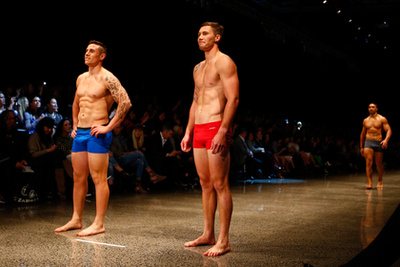 Új-Zéland válogatott rögbijátékosai is modellkednek egyet