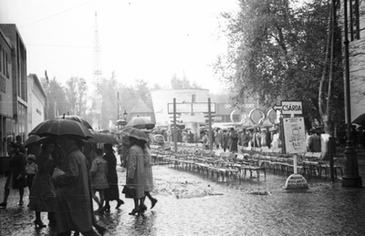 1979. Budapest, VII. kerület, Dózsa György út, május 1-i felvonulás