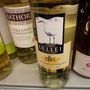 A Lellei Chardonnay 26 forinttal olcsóbb a Sparban mint  a Tescoban.