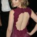 Scarlett Johansson háthangsúlyos ruhája csalóka: itt a segg a lényeg